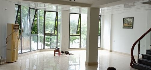 Giá siêu ưu đãi 17 triệu/tháng, cho thuê biệt thự Diện tích đất 300 m2 vị trí nằm tại Xuân La, Hà Nội, nhà này gồm 6 phòng ngủ, chiều ngang đường 10 m...-02