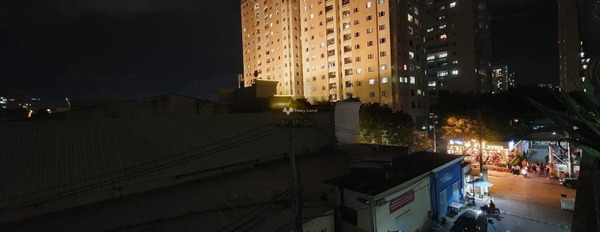 Bán chung cư mặt tiền tọa lạc gần Quận 4, Hồ Chí Minh, bán ngay với giá siêu rẻ chỉ 3.15 tỷ có diện tích chính 82m2-03