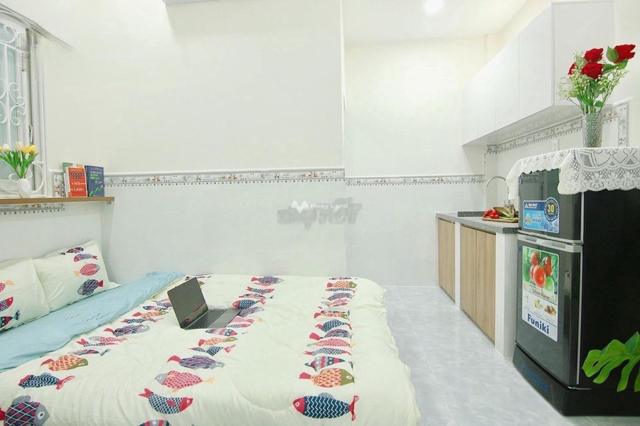 Cho thuê chung cư vị trí tại Phường 8, Hồ Chí Minh, căn này bao gồm 1 phòng ngủ, 1 WC hỗ trợ mọi thủ tục miễn phí, giá mùa dịch.-01