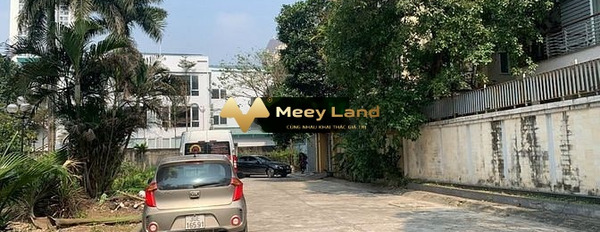 Cần bán biệt thự nằm trên Phạm Hùng, Hà Nội, bán ngay với giá đàm phán chỉ 31 tỷ với dt thực 196m2, tổng quan ngôi nhà này gồm 4 PN, 4 WC cảm ơn đã xe...-03