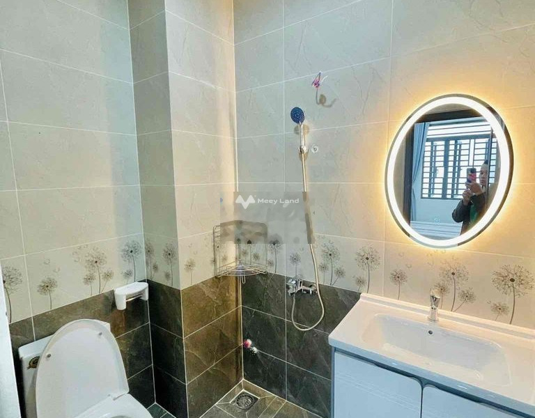 Trong căn hộ này gồm có 1 phòng ngủ, cho thuê căn hộ vị trí thuận lợi ở Bình Thạnh, Hồ Chí Minh, 1 WC ban công view đẹp-01