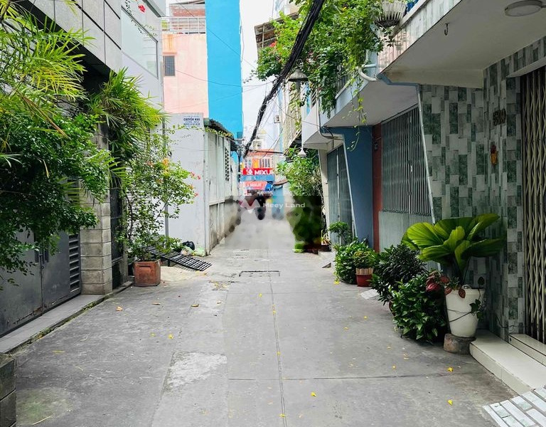 Bán nhà diện tích gồm 24m2 mặt tiền nằm ở Nguyễn Văn Cừ, Hồ Chí Minh bán ngay với giá cực sốc chỉ 4.9 tỷ tổng quan nhà có 3 PN, 3 WC-01