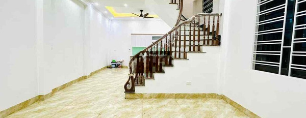 Nhà gồm 6 PN bán nhà giá bán chỉ 6 tỷ có diện tích chung là 42m2 vị trí mặt tiền nằm tại Hoàng Quốc Việt, Cầu Giấy-03