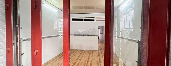 Căn nhà gồm có 2 phòng ngủ, cho thuê nhà ở diện tích thực khoảng 80m2 giá thuê rẻ từ 3 triệu/tháng vị trí mặt tiền gần Nguyễn Thị Minh Khai, Sóc Trăng-03