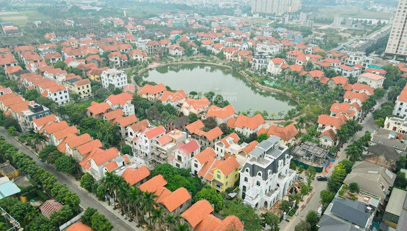 Tổng quan nhà có 3 PN, bán biệt thự, diện tích như sau 190m2 tọa lạc ngay Lê Trọng Tấn, Hà Nội