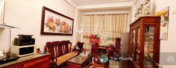 Trong nhà này gồm có 5 PN bán nhà bán ngay với giá ưu đãi từ 15 tỷ có diện tích rộng 60m2 vị trí mặt tiền nằm trên Yên Phụ, Hà Nội-02