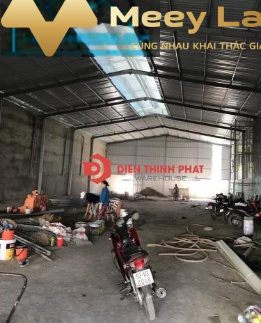 Cho thuê nhà xưởng đường Hương Lộ 2, quận Bình Tân, 400m2 giá 32 triệu