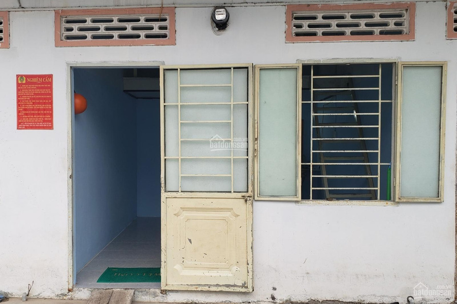 Cho thuê phòng trọ ngay trung tâm TP Nha Trang. 25m2, có gác lửng, giá 1,5 triệu/tháng -01