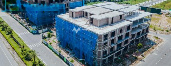 Hướng Đông Nam, bán nhà diện tích 88m2 vị trí mặt tiền nằm ở Quốc Lộ 18, Quảng Ninh bán ngay với giá chốt nhanh chỉ 4 tỷ-02