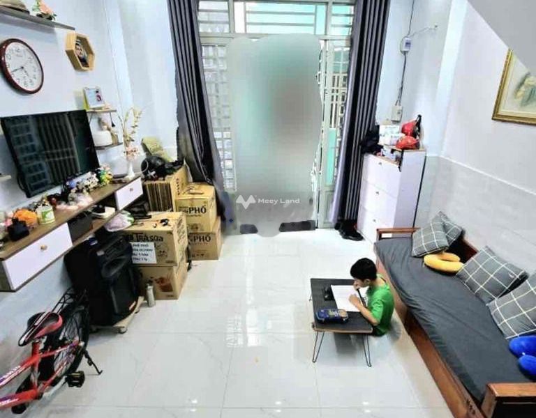 Trong nhà này gồm 2 PN, bán nhà ở có diện tích gồm 26m2 giá bán công khai chỉ 900 triệu vị trí đặt tọa lạc ngay ở Huỳnh Tấn Phát, Nhà Bè-01