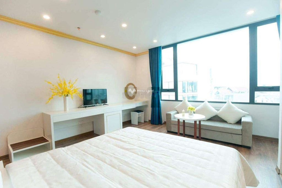 Cho thuê chung cư gần Lạc Long Quân, Nhật Tân, căn hộ tổng quan có tổng 1 phòng ngủ, 1 WC khu vực đông đúc-01