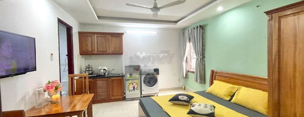 Căn hộ 1 PN, cho thuê căn hộ vị trí đặt gần Quận 3, Hồ Chí Minh, trong căn hộ này gồm 1 phòng ngủ, 1 WC vị trí đắc địa-02