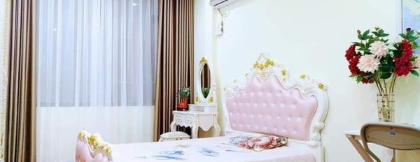 Nhà tổng quan có tổng 1 phòng ngủ, bán nhà ở có diện tích 102 m2 giá cơ bản chỉ 6 tỷ vị trí thuận lợi ở Hoàng Mai, Hà Nội ngõ đi ngang 4 m-02