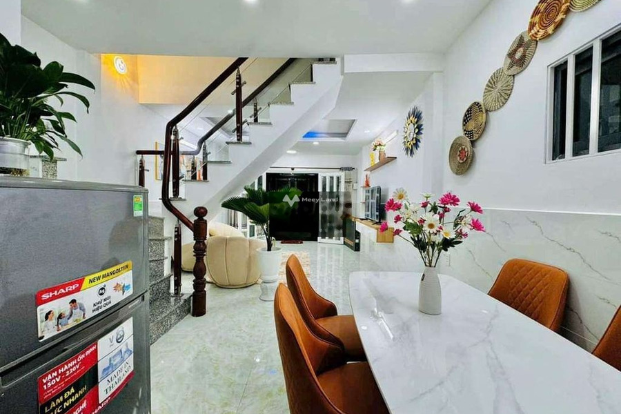 Trong nhà bao gồm 2 phòng ngủ, bán nhà ở có diện tích chính 42m2 bán ngay với giá đề cử 2.45 tỷ vị trí đặt ở trong Phường 14, Hồ Chí Minh-01