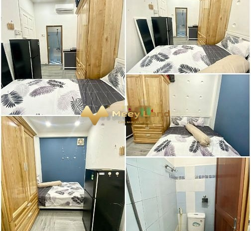 Căn hộ 1 phòng ngủ, cho thuê căn hộ vị trí thuận lợi gần Trương Định, Phường 6, trong căn hộ bao gồm có 1 phòng ngủ, 1 WC có chỗ để xe