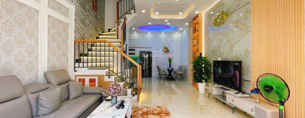 Diện tích 62.16m2 bán nhà ở vị trí hấp dẫn nằm ở Trần Quang Long, Phường 19 tổng quan nhà này có tổng 2 phòng ngủ 3 WC khách có thiện chí liên hệ ngay-02