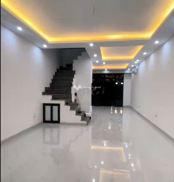 Vị trí mặt tiền tọa lạc ngay trên Trâu Quỳ, Gia Lâm cho thuê sàn văn phòng với diện tích thực 120m2 nội thất hoàn chỉnh Nhà trống-01