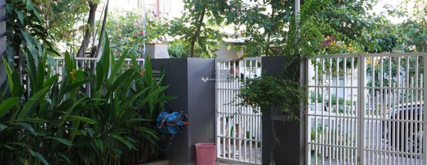 Nhà này bao gồm 3 PN, cho thuê nhà ở diện tích 120m2 thuê ngay với giá thực tế chỉ 25 triệu/tháng vị trí đẹp Nguyễn Thị Định, Quận 2, hướng Nam-02