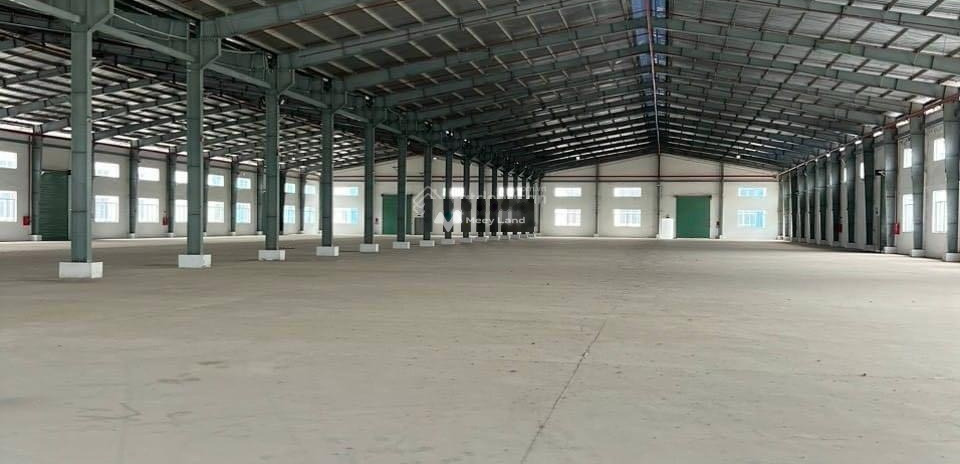 Hot cho thuê kho bãi có diện tích chung 4000m2 vị trí đẹp nằm trên Vĩnh Tân, Bình Dương giá thuê đặc biệt chỉ 260 triệu/tháng thuận tiện đi lại