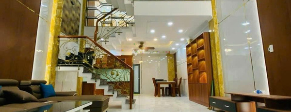 Bán nhà ở có diện tích chung 64m2 bán ngay với giá đề xuất 13.2 tỷ vị trí trung tâm Trần Đình Xu, Hồ Chí Minh-03