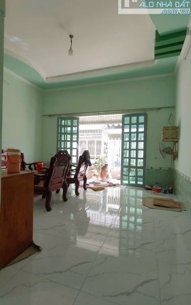 Nhà gồm 2 PN cho thuê nhà ở diện tích thực 75m2 thuê ngay với giá cực sốc 4 triệu/tháng tại Ninh Kiều, Cần Thơ, lộ nhựa ngang 12 m-01