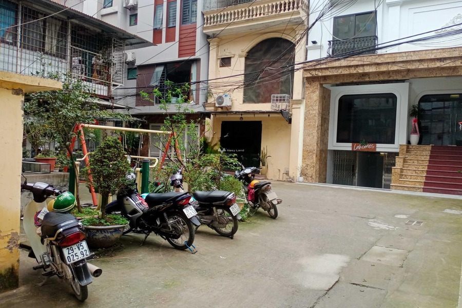 Vị trí đặt tọa lạc tại Thanh Xuân, Hà Nội bán nhà giá bán bất ngờ chỉ 2.15 tỷ trong ngôi nhà này gồm 3 PN 1 WC-01