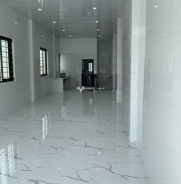Cho thuê nhà có diện tích chuẩn 64m2 vị trí đặt tại Nguyễn Văn Cừ, Cần Thơ giá thuê mua ngay chỉ 23 triệu/tháng, ngôi nhà này có 1 phòng ngủ, 2 WC-01