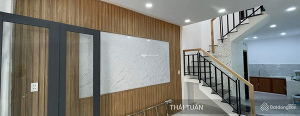 Nhà tổng quan bao gồm 3 PN, bán nhà ở diện tích 40m2 vị trí tiện lợi Bình Thạnh, Hồ Chí Minh-02