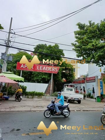 Cho thuê nhà vị trí thuận lợi tọa lạc ngay Lê Đức Thọ, Hồ Chí Minh, giá thuê cạnh tranh chỉ 300 triệu/tháng có diện tích chung 1000m2, hướng KXĐ-01