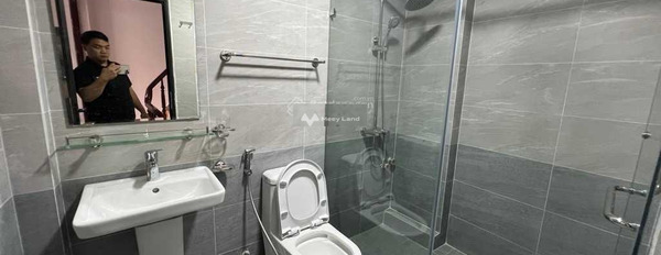 Diện tích rộng 46m2 bán nhà vị trí đặt tọa lạc gần Hoàng Mai, Hà Nội căn này gồm 2 phòng ngủ 4 WC hỗ trợ mọi thủ tục miễn phí, giá mùa dịch.-03