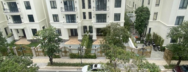 Bán ngay với giá công khai chỉ 230 tỷ bán biệt thự diện tích là 255m2 vị trí thuận lợi ngay tại Tôn Đức Thắng, Quận 1, trong căn này gồm có 6 PN, 6 WC-02