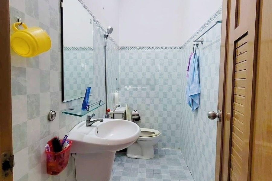 Diện tích 94m2 bán nhà ở vị trí nằm ngay ở Quận 2, Hồ Chí Minh trong nhà này bao gồm 5 phòng ngủ 2 WC cám ơn quý khách đã đọc tin-01
