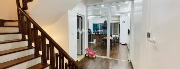 Diện tích chung là 90m2, bán biệt thự mặt tiền nằm ngay ở Văn Phú, Hà Đông, trong nhà bao gồm có 4 PN dọn vào ở ngay-03