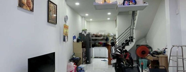 Vị trí mặt tiền ngay trên Bùi Văn Ba, Tân Thuận Đông bán nhà bán ngay với giá siêu rẻ 3.05 tỷ trong nhà này thì có 2 phòng ngủ 2 WC-02