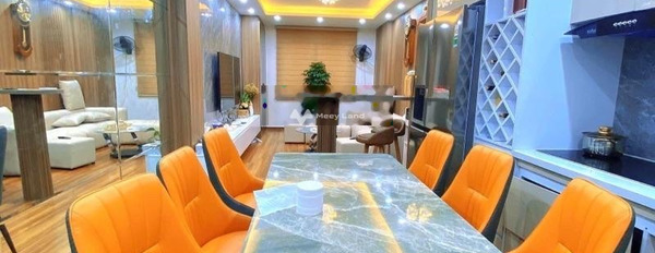 Bán nhà có diện tích chung 50m2 vị trí cực kì thuận lợi ngay tại Đống Đa, Hà Nội bán ngay với giá tốt 15 tỷ căn nhà bao gồm 6 PN, 6 WC-03