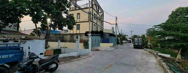 Bán nhà bán ngay với giá êm 16.9 tỷ diện tích gồm 430m2 nằm ngay Quận 12, Hồ Chí Minh-02