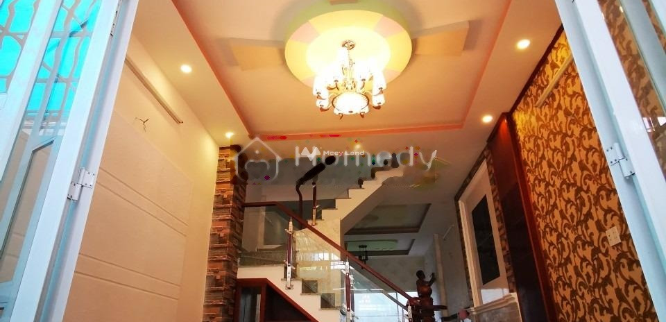 Bán nhà vị trí hấp dẫn Quận 11, Hồ Chí Minh giá bán cực tốt chỉ 865 triệu có diện tích chính 60m2 trong nhà nhìn chung gồm 3 PN