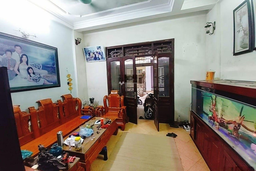 Bán nhà vị trí mặt tiền nằm trên Vạn Phúc, Hà Nội bán ngay với giá hợp lý 4.75 tỷ có diện tích chung 60m2 ngôi nhà này có tổng 3 phòng ngủ-01