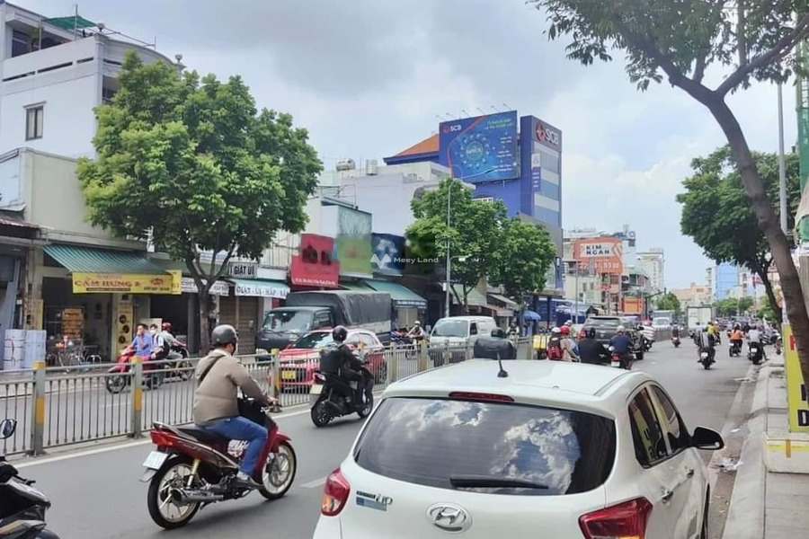 Bán nhà vị trí đặt tại trung tâm Lũy Bán Bích, Tân Thới Hòa bán ngay với giá tốt chỉ 45 tỷ diện tích rộng 392m2 trong căn này gồm có 9 PN-01