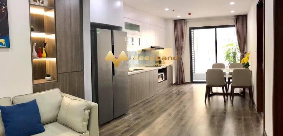 Căn hộ này gồm 2 PN, bán chung cư hướng Đông mặt tiền nằm ở Huyện Hoài Đức, Hà Nội, căn hộ tổng quan bao gồm 2 phòng ngủ, 2 WC liên hệ chính chủ