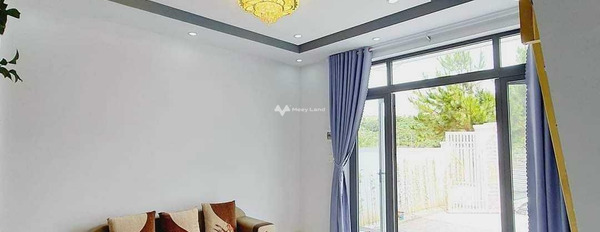 Bán nhà nằm tại Phường 2, Lâm Đồng giá bán cực rẻ chỉ 2.37 tỷ có diện tích chung là 100m2 tổng quan nhà thì gồm có 3 PN-02