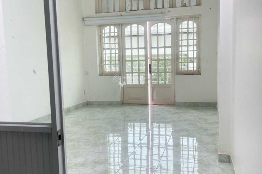 Có diện tích tiêu chuẩn 100m2, cho thuê nhà ở vị trí đặt tọa lạc trên Phường 22, Bình Thạnh, căn này có tổng 5 PN, 4 WC giá siêu rẻ-01