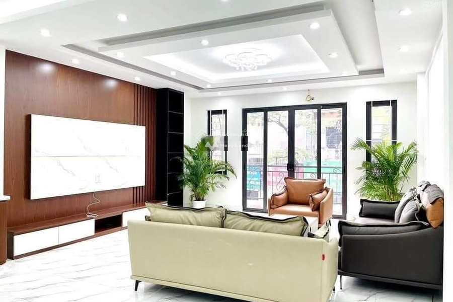 Bán nhà có diện tích 61m2 vị trí cực kì thuận lợi ngay tại Minh Khai, Minh Khai giá bán cực rẻ 13.8 tỷ tổng quan bao gồm có 6 phòng ngủ-01