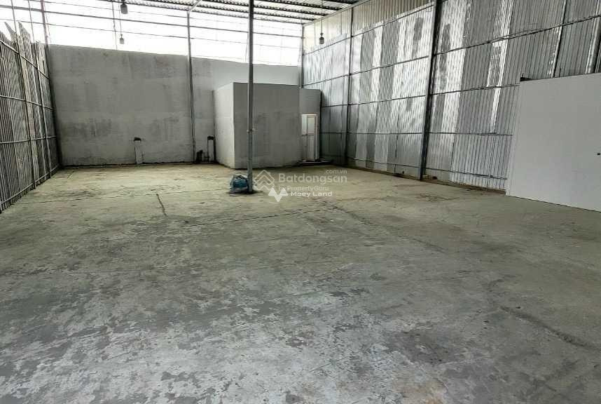 Vị trí thuận lợi ngay Phước Kiển, Nhà Bè cho thuê kho bãi 120m2 thuê ngay với giá thị trường chỉ 10 triệu/tháng vui lòng liên hệ để xem trực tiếp-01