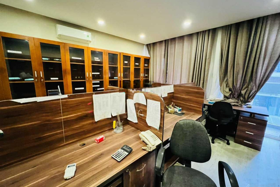 Cho thuê nhà có diện tích thực là 120m2 nằm ở Tân Thuận Đông, Quận 7 giá thuê khởi điểm 38 triệu/tháng, trong ngôi nhà này có 7 PN, 8 WC-01
