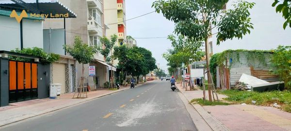Bán đất biệt thự đường Nguyễn Thị Minh Khai hướng Đông Nam - phường 8
