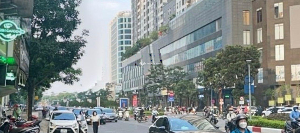 Bán nhà ở diện tích chuẩn 42m2 bán ngay với giá chỉ 17 tỷ vị trí đặt nằm ngay Lê Văn Lương, Hà Nội