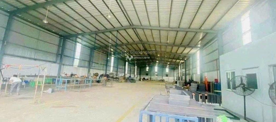 Vị trí thuận tiện Phú Chánh, Tân Uyên cần bán kho bãi 2200m2 bán ngay với giá hạt dẻ chỉ 19.5 tỷ giao thông đông đúc