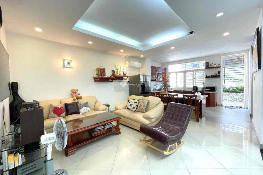 Trong nhà có tổng 6 PN, cho thuê nhà, thuê ngay với giá tốt 45 triệu/tháng có một diện tích là 192m2 vị trí đặt vị trí ở Tân Thuận Đông, Hồ Chí Minh-01
