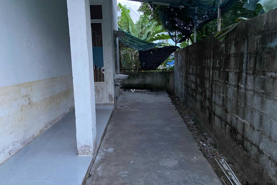 Xóm Chiếu, Nha Trang diện tích 90m2 cho thuê phòng trọ, 3 WC khu vực đông đúc-01
